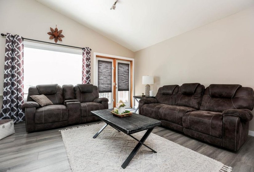 714 Beecher, 4 Bedroom Bedrooms, 13 Room Rooms,3 BathroomBathrooms,Residential,For Sale,Beecher,0