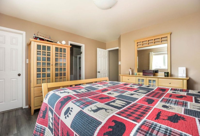714 Beecher, 4 Bedroom Bedrooms, 13 Room Rooms,3 BathroomBathrooms,Residential,For Sale,Beecher,0