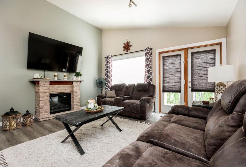 714 Beecher, 4 Bedroom Bedrooms, 13 Room Rooms,3 BathroomBathrooms,Residential,For Sale,Beecher,0