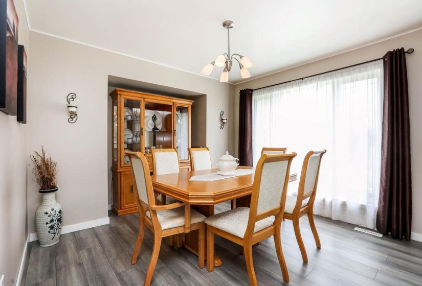 714 Beecher, 4 Bedroom Bedrooms, 13 Room Rooms,3 BathroomBathrooms,Residential,For Sale,Beecher,0