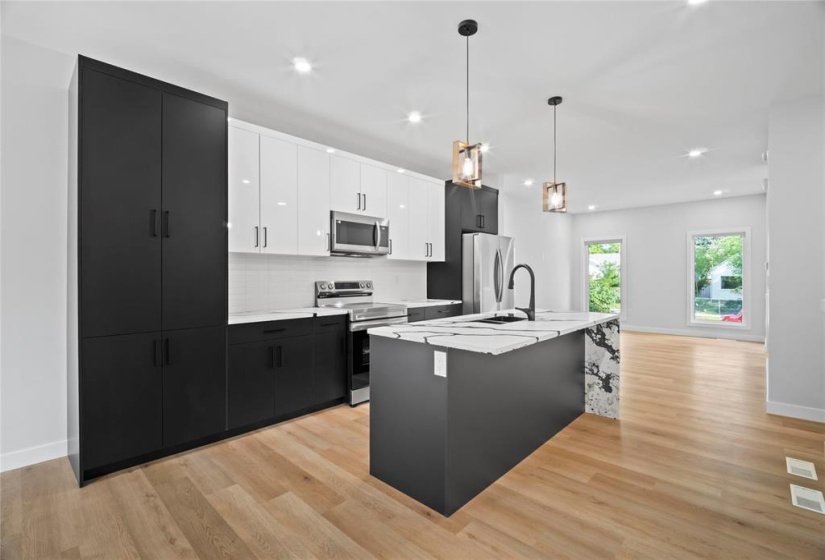 396 Union, 5 Bedroom Bedrooms, 15 Room Rooms,3 BathroomBathrooms,Residential,For Sale,Union,0