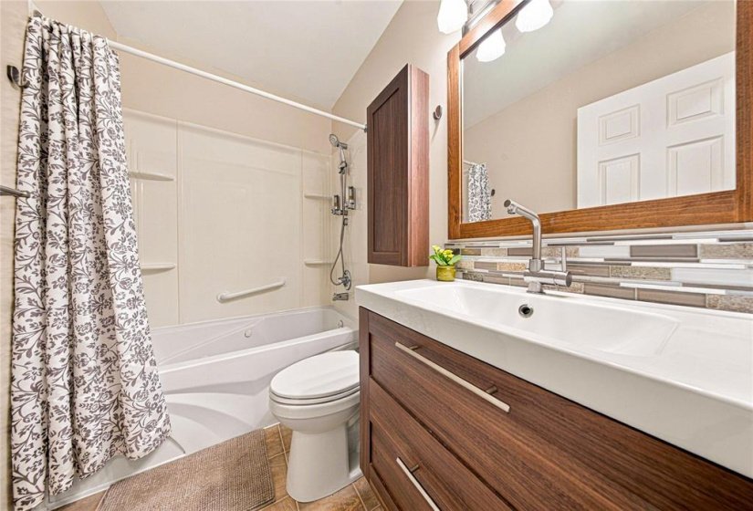 66 Meighen, 3 Bedroom Bedrooms, 12 Room Rooms,1 BathroomBathrooms,Residential,For Sale,Meighen,0