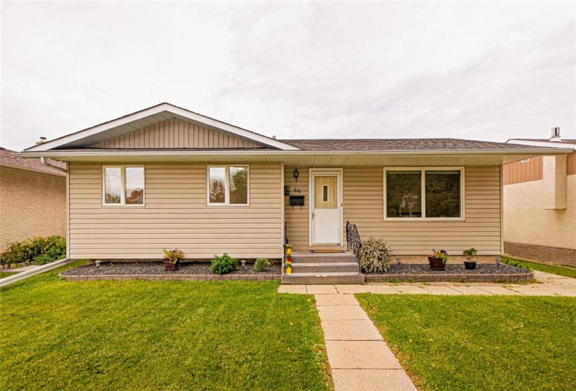 66 Meighen, 3 Bedroom Bedrooms, 12 Room Rooms,1 BathroomBathrooms,Residential,For Sale,Meighen,0