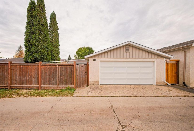 66 Meighen, 3 Bedroom Bedrooms, 12 Room Rooms,1 BathroomBathrooms,Residential,For Sale,Meighen,0