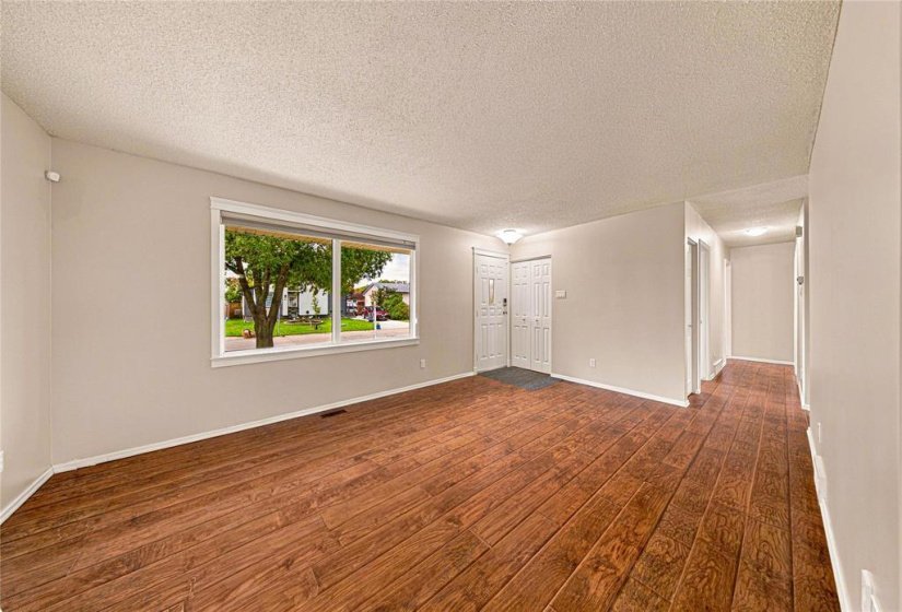 66 Meighen, 3 Bedroom Bedrooms, 12 Room Rooms,1 BathroomBathrooms,Residential,For Sale,Meighen,0