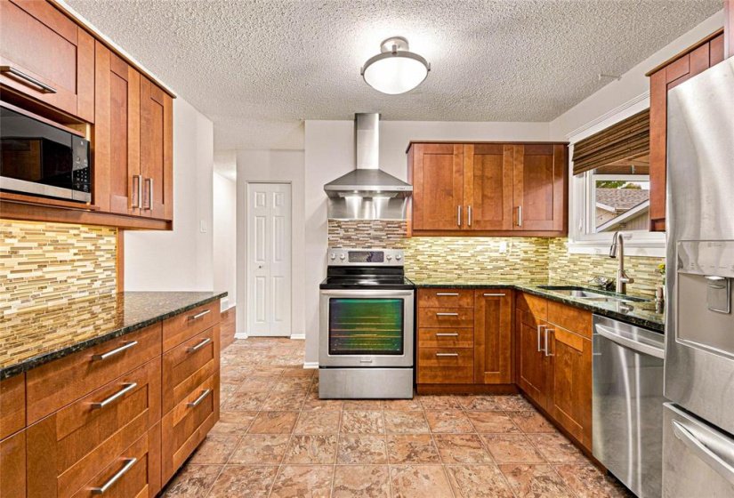 66 Meighen, 3 Bedroom Bedrooms, 12 Room Rooms,1 BathroomBathrooms,Residential,For Sale,Meighen,0