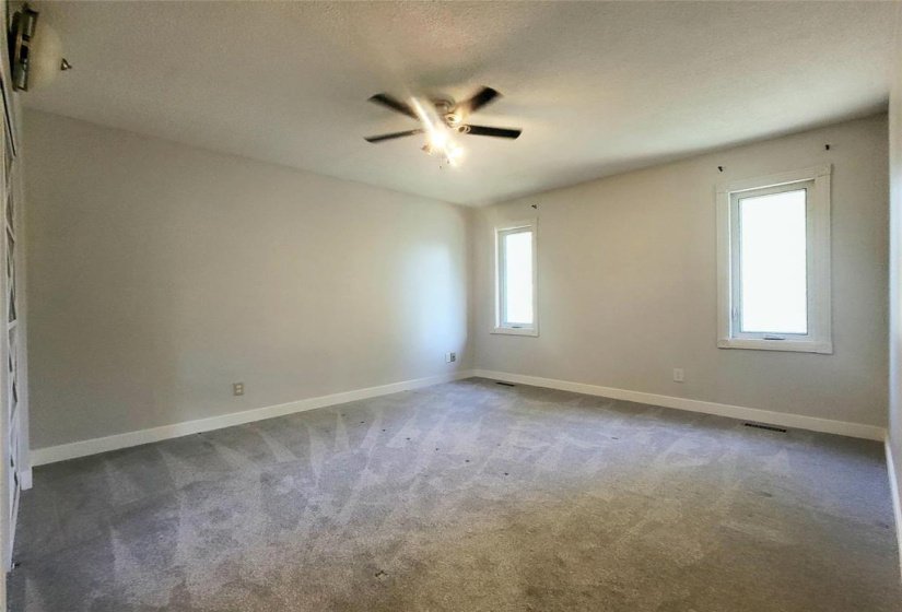 27 Olford, 3 Bedroom Bedrooms, 14 Room Rooms,2 BathroomBathrooms,Residential,For Sale,Olford,0