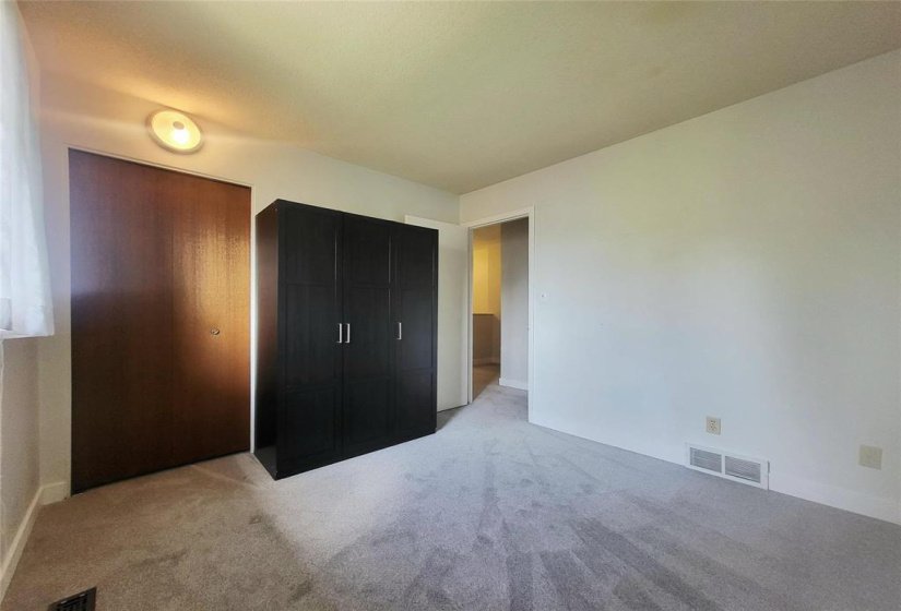 27 Olford, 3 Bedroom Bedrooms, 14 Room Rooms,2 BathroomBathrooms,Residential,For Sale,Olford,0