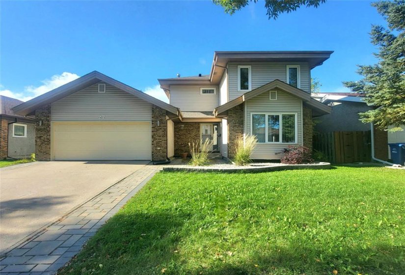 27 Olford, 3 Bedroom Bedrooms, 14 Room Rooms,2 BathroomBathrooms,Residential,For Sale,Olford,0