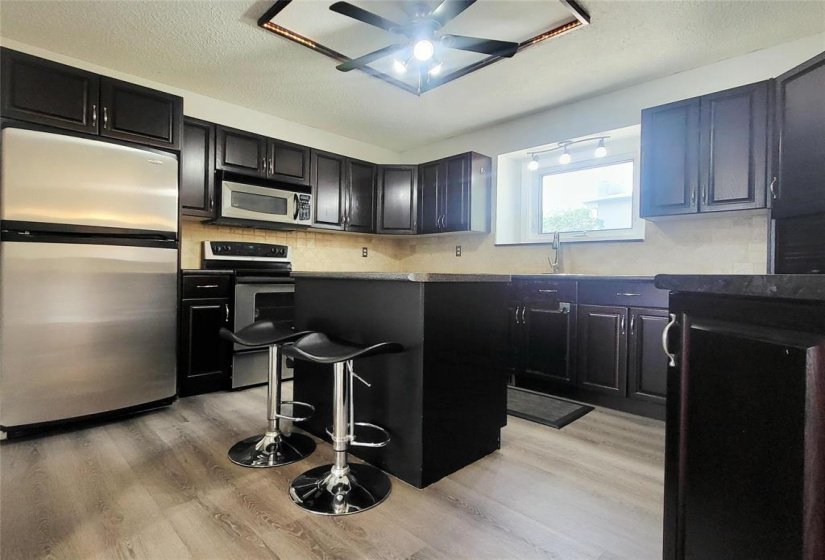27 Olford, 3 Bedroom Bedrooms, 14 Room Rooms,2 BathroomBathrooms,Residential,For Sale,Olford,0