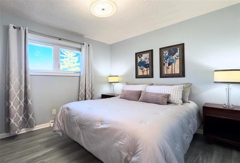 93 Crestwood, 4 Bedroom Bedrooms, 9 Room Rooms,2 BathroomBathrooms,Residential,For Sale,Crestwood,0