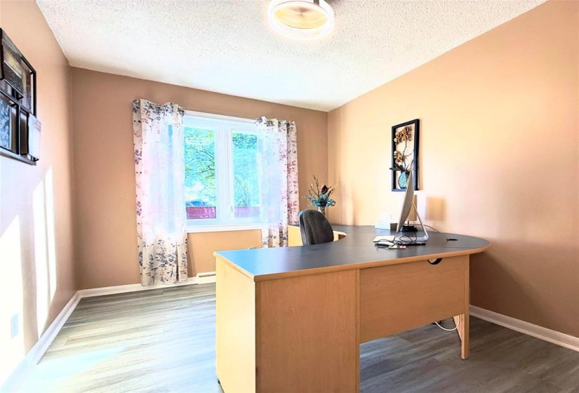 93 Crestwood, 4 Bedroom Bedrooms, 9 Room Rooms,2 BathroomBathrooms,Residential,For Sale,Crestwood,0
