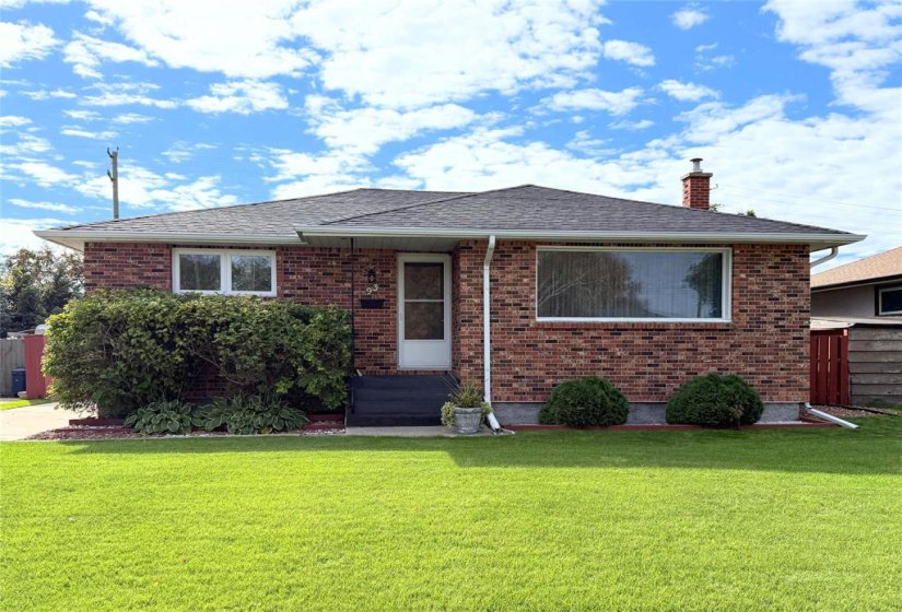 93 Crestwood, 4 Bedroom Bedrooms, 9 Room Rooms,2 BathroomBathrooms,Residential,For Sale,Crestwood,0