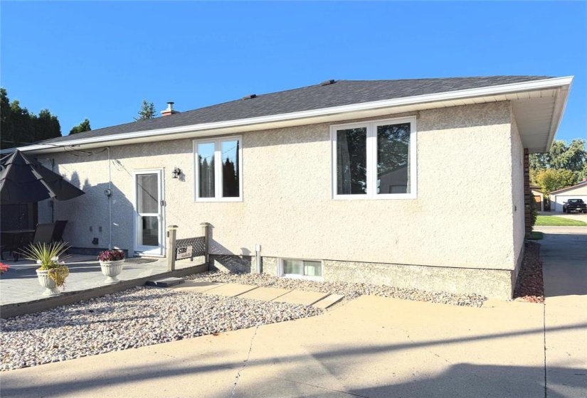 93 Crestwood, 4 Bedroom Bedrooms, 9 Room Rooms,2 BathroomBathrooms,Residential,For Sale,Crestwood,0