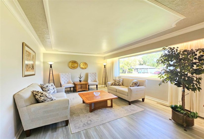 93 Crestwood, 4 Bedroom Bedrooms, 9 Room Rooms,2 BathroomBathrooms,Residential,For Sale,Crestwood,0