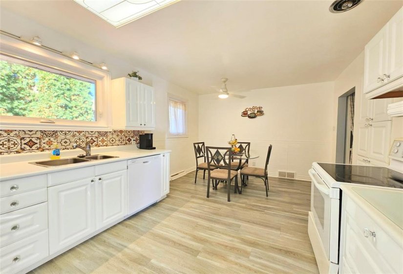 93 Crestwood, 4 Bedroom Bedrooms, 9 Room Rooms,2 BathroomBathrooms,Residential,For Sale,Crestwood,0
