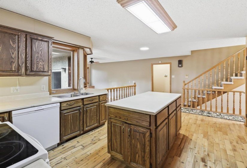 66 Stoneham, 3 Bedroom Bedrooms, 10 Room Rooms,2 BathroomBathrooms,Residential,For Sale,Stoneham,0