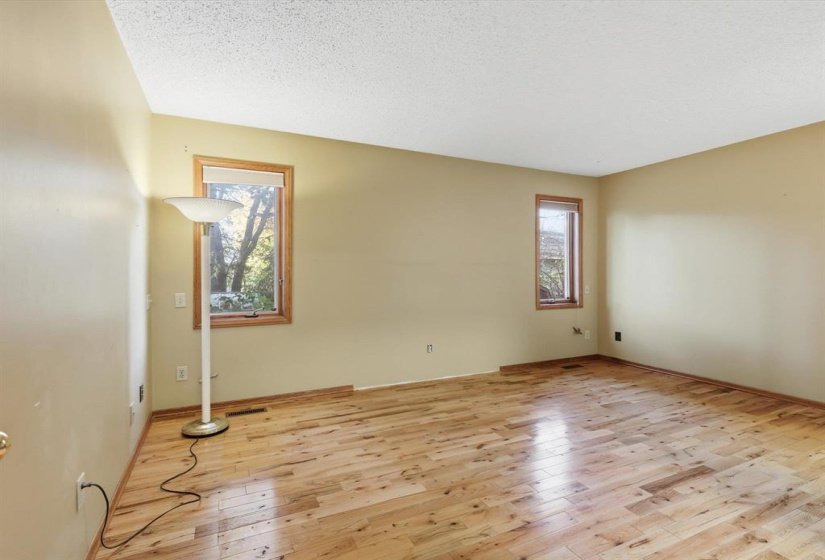 66 Stoneham, 3 Bedroom Bedrooms, 10 Room Rooms,2 BathroomBathrooms,Residential,For Sale,Stoneham,0