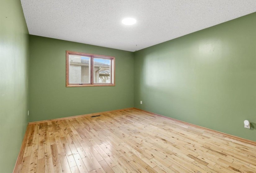 66 Stoneham, 3 Bedroom Bedrooms, 10 Room Rooms,2 BathroomBathrooms,Residential,For Sale,Stoneham,0