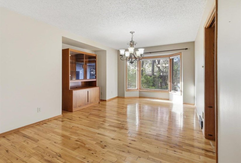 66 Stoneham, 3 Bedroom Bedrooms, 10 Room Rooms,2 BathroomBathrooms,Residential,For Sale,Stoneham,0