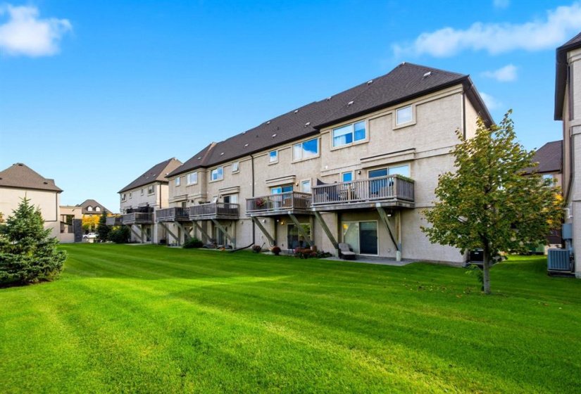 1290 Warde, 3 Bedroom Bedrooms, 10 Room Rooms,2 BathroomBathrooms,Condominium,For Sale,Warde,0