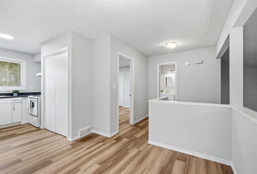 212 Lake Ridge, 4 Bedroom Bedrooms, 9 Room Rooms,2 BathroomBathrooms,Residential,For Sale,Lake Ridge,0