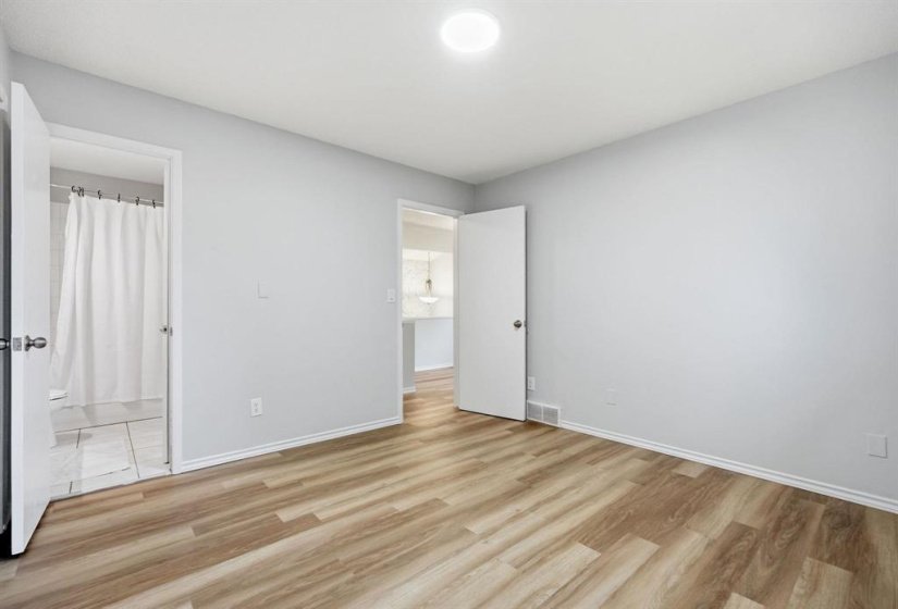 212 Lake Ridge, 4 Bedroom Bedrooms, 9 Room Rooms,2 BathroomBathrooms,Residential,For Sale,Lake Ridge,0