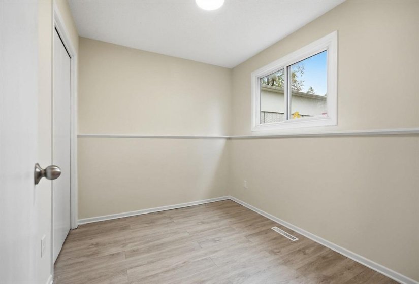 212 Lake Ridge, 4 Bedroom Bedrooms, 9 Room Rooms,2 BathroomBathrooms,Residential,For Sale,Lake Ridge,0