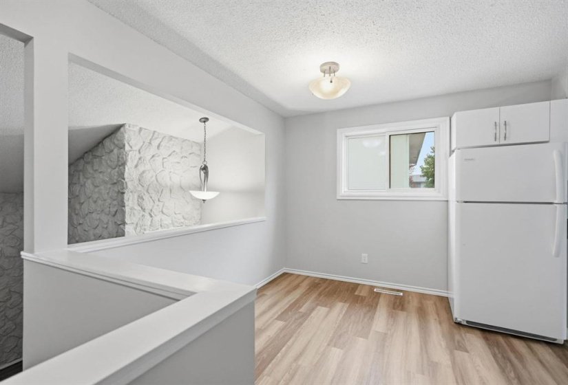212 Lake Ridge, 4 Bedroom Bedrooms, 9 Room Rooms,2 BathroomBathrooms,Residential,For Sale,Lake Ridge,0