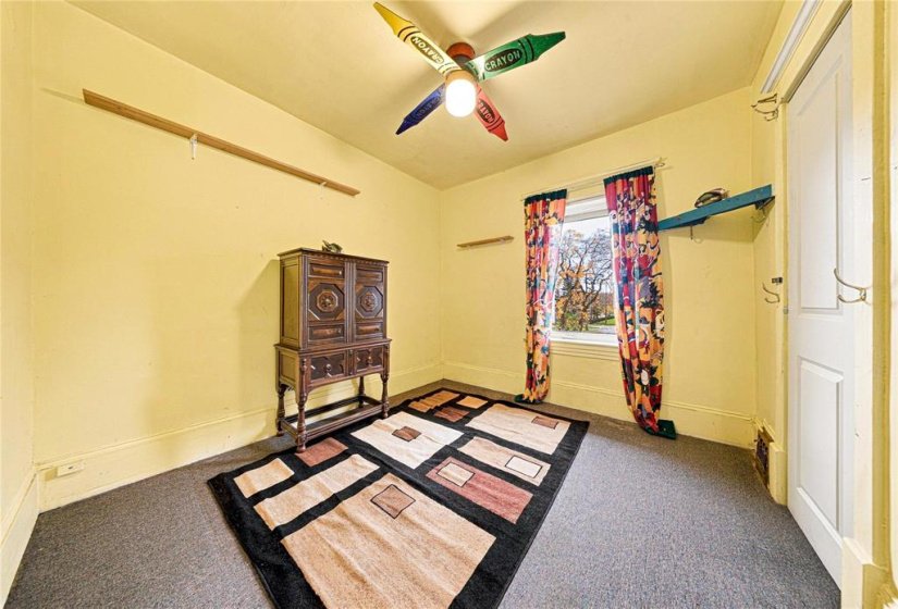 559 Sherburn, 3 Bedroom Bedrooms, 12 Room Rooms,2 BathroomBathrooms,Residential,For Sale,Sherburn,0