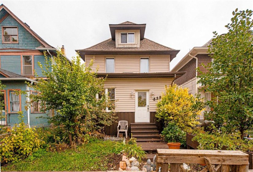 559 Sherburn, 3 Bedroom Bedrooms, 12 Room Rooms,2 BathroomBathrooms,Residential,For Sale,Sherburn,0