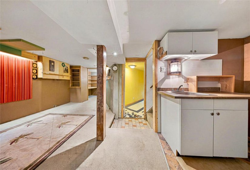 559 Sherburn, 3 Bedroom Bedrooms, 12 Room Rooms,2 BathroomBathrooms,Residential,For Sale,Sherburn,0