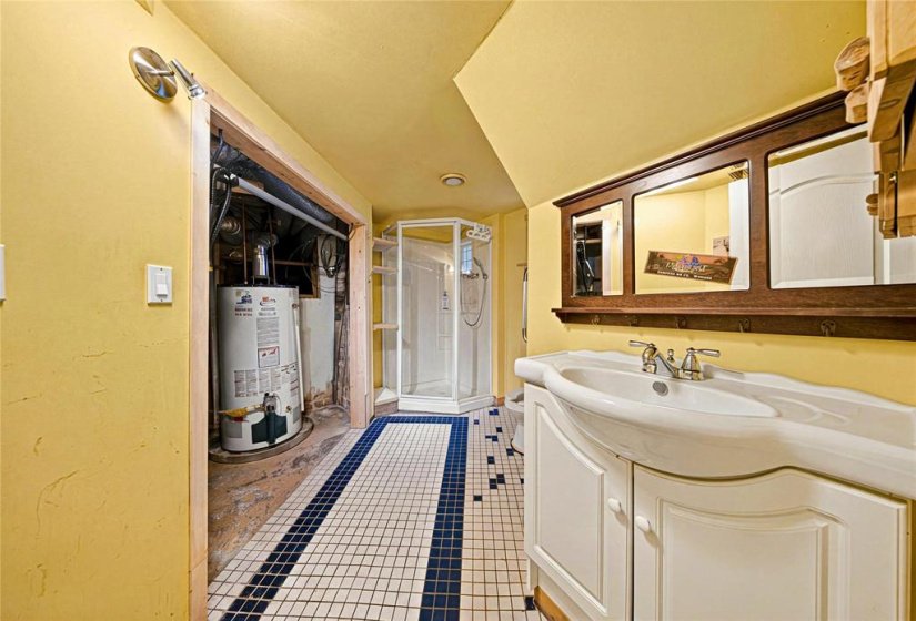 559 Sherburn, 3 Bedroom Bedrooms, 12 Room Rooms,2 BathroomBathrooms,Residential,For Sale,Sherburn,0