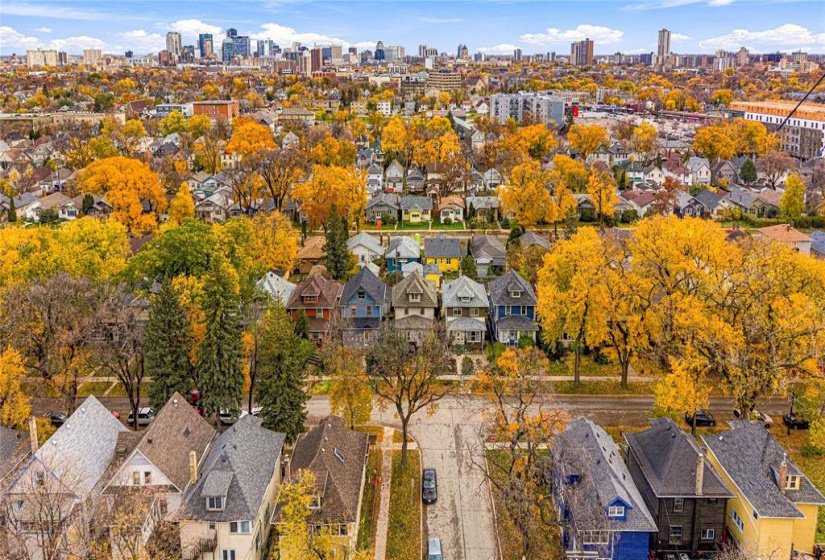 559 Sherburn, 3 Bedroom Bedrooms, 12 Room Rooms,2 BathroomBathrooms,Residential,For Sale,Sherburn,0