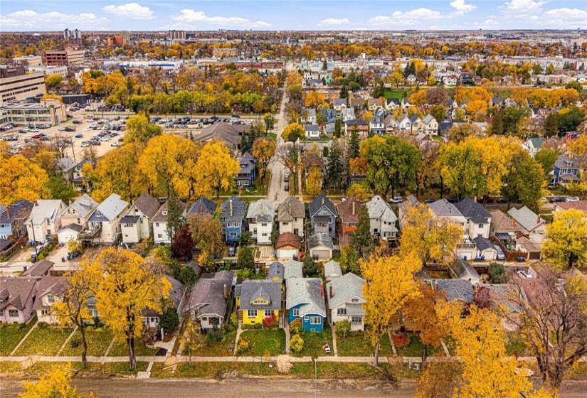 559 Sherburn, 3 Bedroom Bedrooms, 12 Room Rooms,2 BathroomBathrooms,Residential,For Sale,Sherburn,0