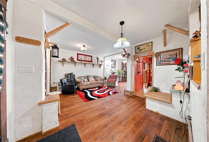 559 Sherburn, 3 Bedroom Bedrooms, 12 Room Rooms,2 BathroomBathrooms,Residential,For Sale,Sherburn,0