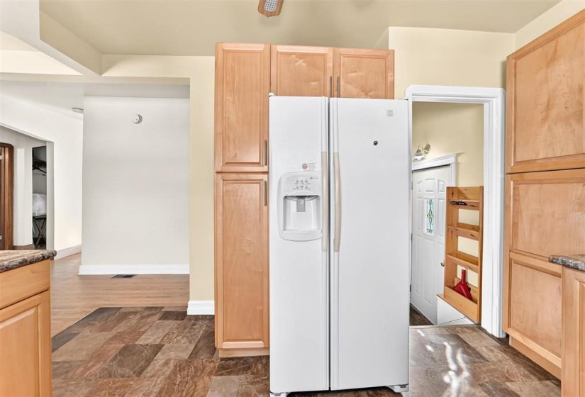 786 Clifton, 2 Bedroom Bedrooms, 6 Room Rooms,1 BathroomBathrooms,Residential,For Sale,Clifton,0