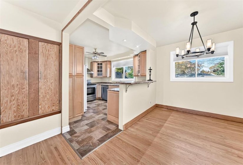 786 Clifton, 2 Bedroom Bedrooms, 6 Room Rooms,1 BathroomBathrooms,Residential,For Sale,Clifton,0