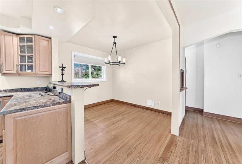 786 Clifton, 2 Bedroom Bedrooms, 6 Room Rooms,1 BathroomBathrooms,Residential,For Sale,Clifton,0