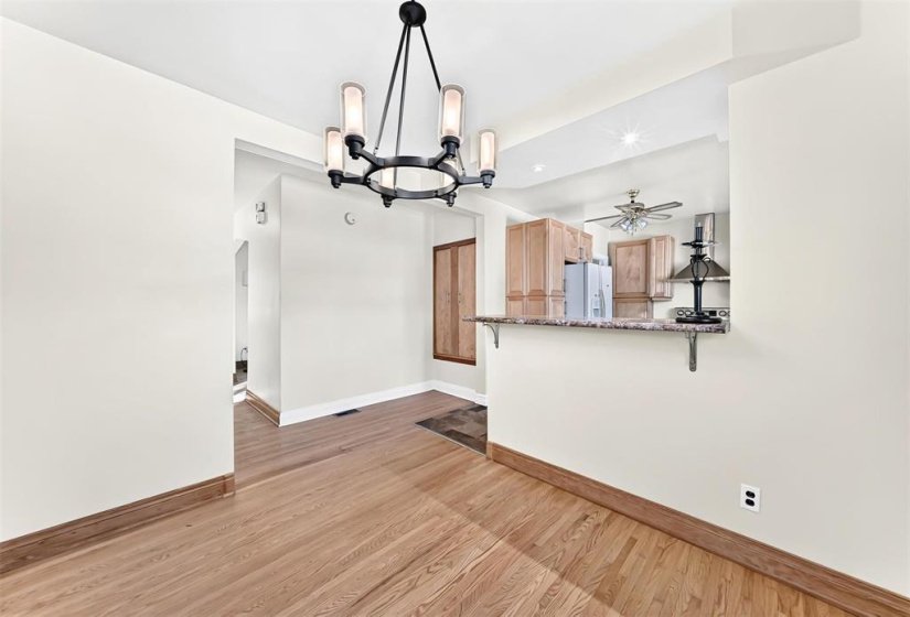 786 Clifton, 2 Bedroom Bedrooms, 6 Room Rooms,1 BathroomBathrooms,Residential,For Sale,Clifton,0