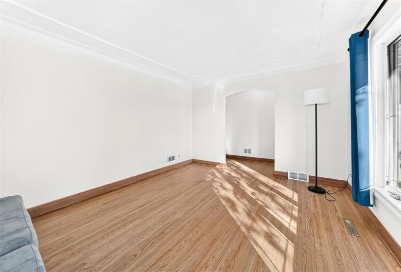 786 Clifton, 2 Bedroom Bedrooms, 6 Room Rooms,1 BathroomBathrooms,Residential,For Sale,Clifton,0