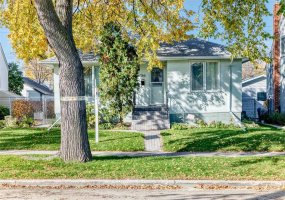 786 Clifton, 2 Bedroom Bedrooms, 6 Room Rooms,1 BathroomBathrooms,Residential,For Sale,Clifton,0
