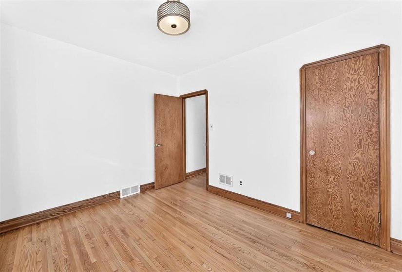 786 Clifton, 2 Bedroom Bedrooms, 6 Room Rooms,1 BathroomBathrooms,Residential,For Sale,Clifton,0