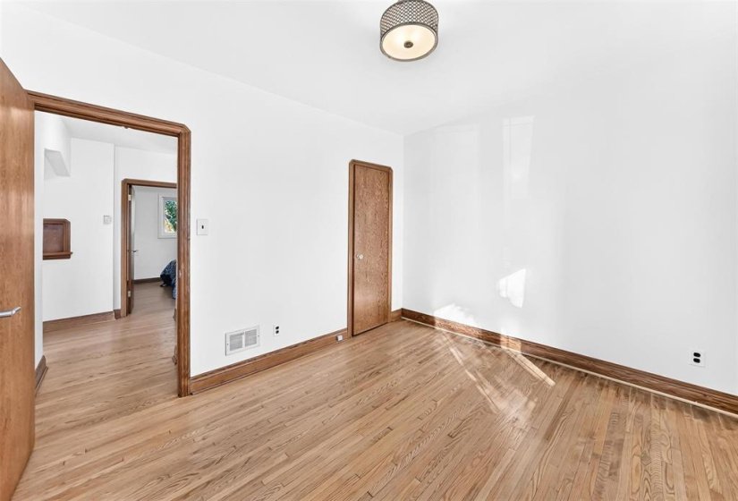 786 Clifton, 2 Bedroom Bedrooms, 6 Room Rooms,1 BathroomBathrooms,Residential,For Sale,Clifton,0