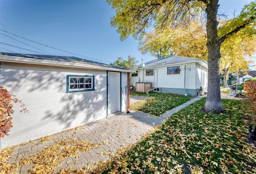 786 Clifton, 2 Bedroom Bedrooms, 6 Room Rooms,1 BathroomBathrooms,Residential,For Sale,Clifton,0
