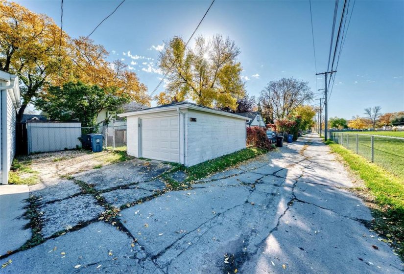 786 Clifton, 2 Bedroom Bedrooms, 6 Room Rooms,1 BathroomBathrooms,Residential,For Sale,Clifton,0