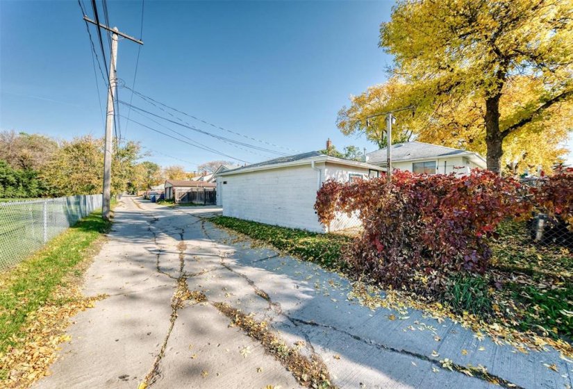 786 Clifton, 2 Bedroom Bedrooms, 6 Room Rooms,1 BathroomBathrooms,Residential,For Sale,Clifton,0