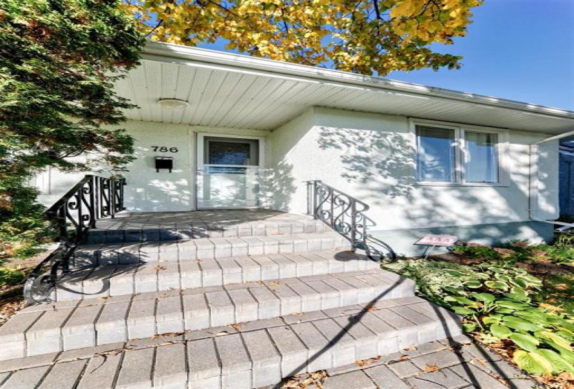 786 Clifton, 2 Bedroom Bedrooms, 6 Room Rooms,1 BathroomBathrooms,Residential,For Sale,Clifton,0