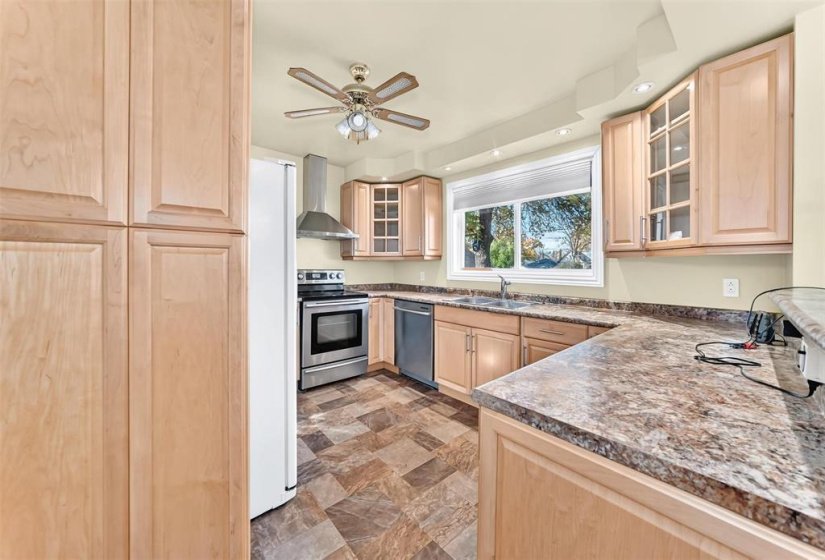 786 Clifton, 2 Bedroom Bedrooms, 6 Room Rooms,1 BathroomBathrooms,Residential,For Sale,Clifton,0