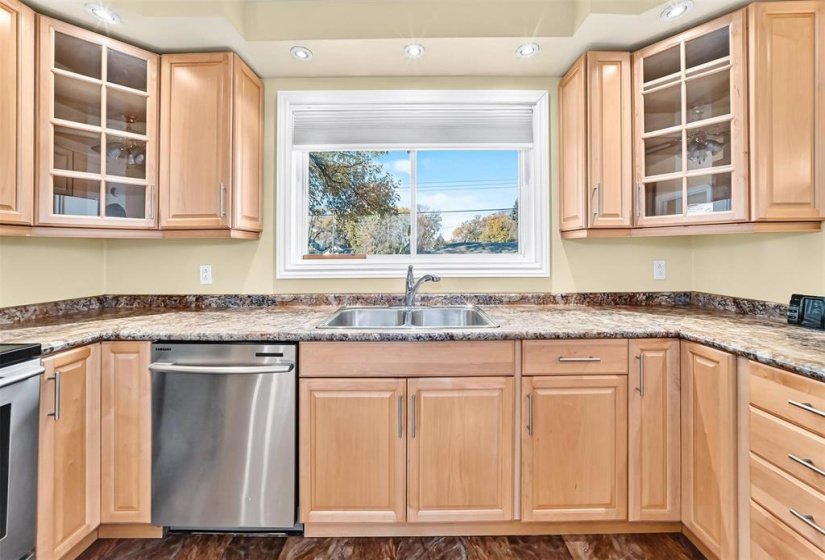 786 Clifton, 2 Bedroom Bedrooms, 6 Room Rooms,1 BathroomBathrooms,Residential,For Sale,Clifton,0